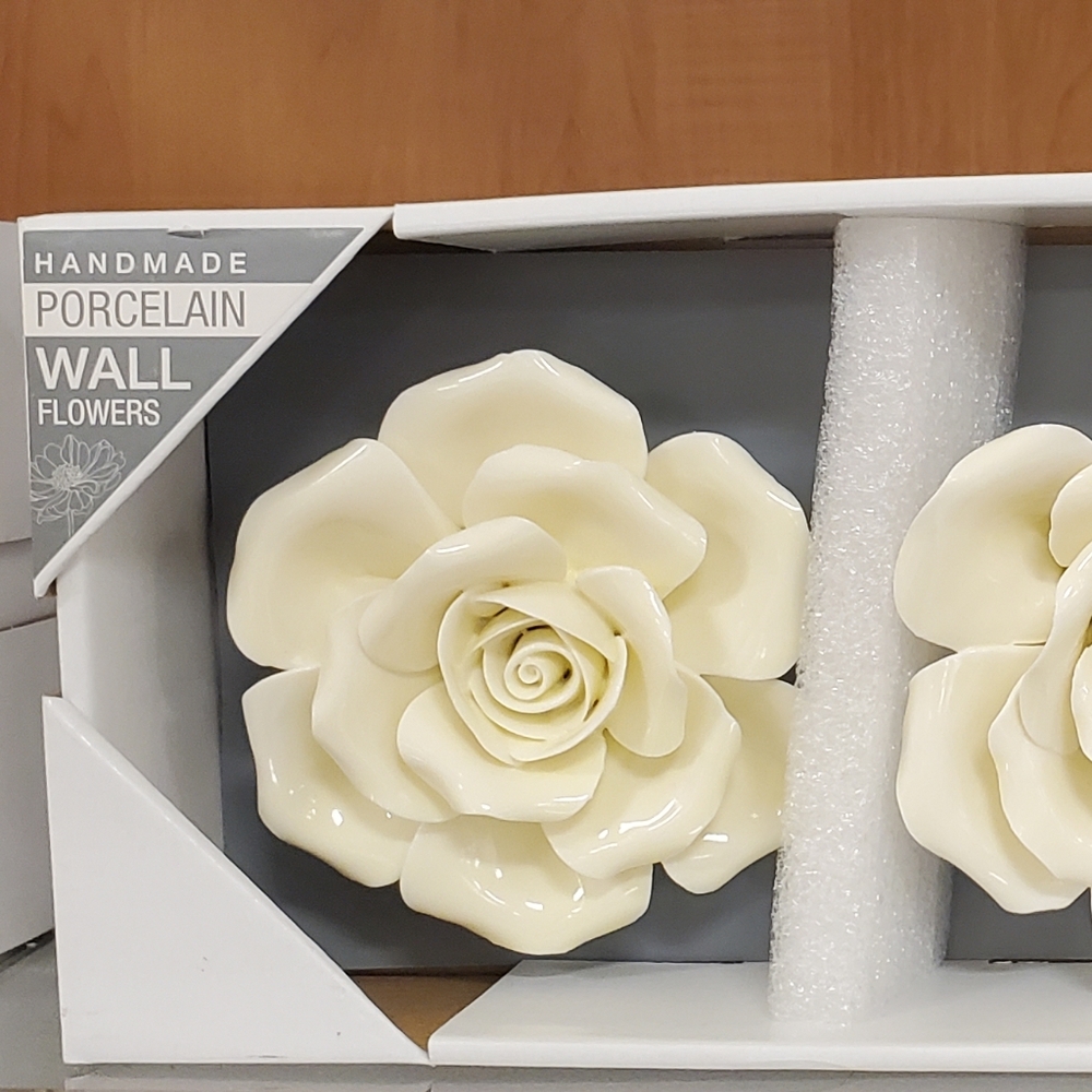 3 PC HANDMADE PORCELAIN  WALL FLOWERS - Picture 2 of 4